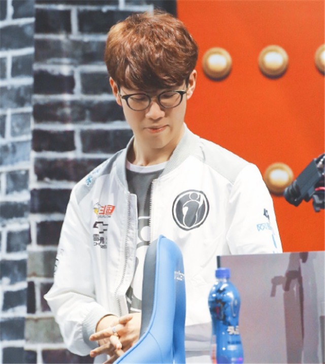 主题锚点一 主题锚点一