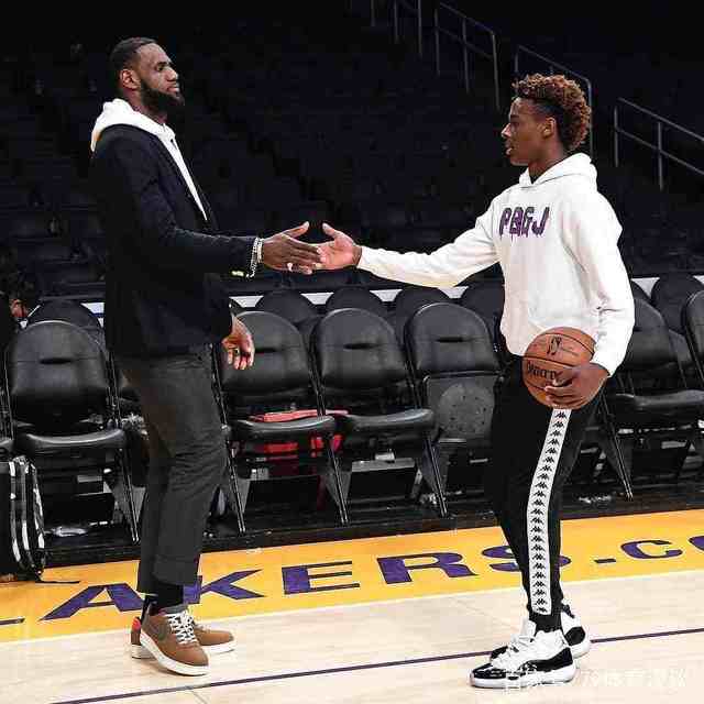 [中超]狂轰六球 上海申花大胜梅州客家