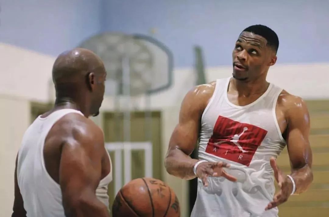 对罗塞尼尔 对罗塞尼尔